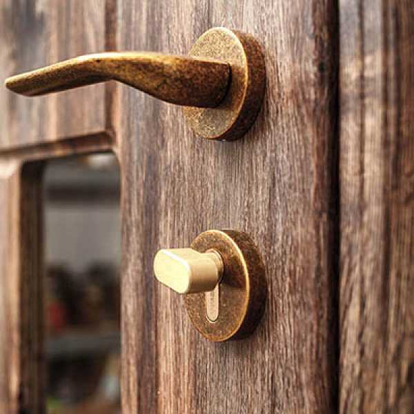 Где купить надежные двери?